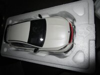 Mercedes-Benz Modellauto AMG GLA 1:18