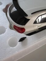 Mercedes-Benz Modellauto AMG GLA 1:18