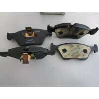 Original Mitsubishi Bremsbeläge hinten 104646899 4 Stk
