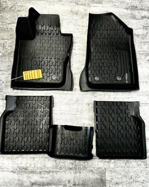 Original Jeep mit Logo Compas M7 MV Gummifußmatten Set 2020-2025 K82214651AC
