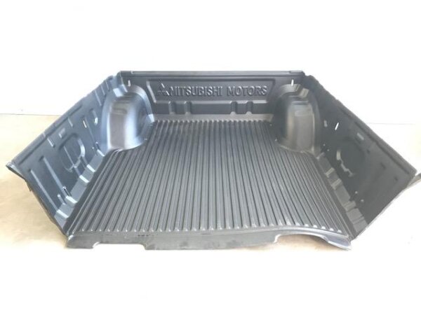 Mitsubishi Laderaumwanne L169 MZ314287