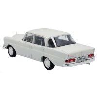 Mercedes-Benz Modell 220 S W 111 (1959-1965) weißgrau, Norev, 1:18