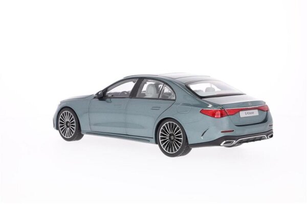Mercedes-Benz Modell E-Klasse Limousine AMG Line W214 verdesilber, iScale, 1:18