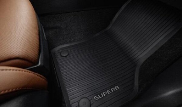 Skoda Superb IV Allwetterfußmatten-Set 3P1061500 gebraucht