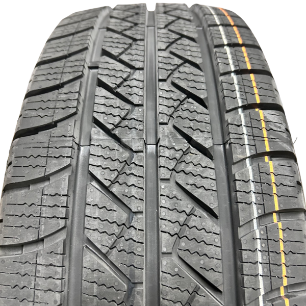 1x Allwetterreifen Goodyear Vector 4Seasons Cargo 215/65R16C 106/104T DOT1624