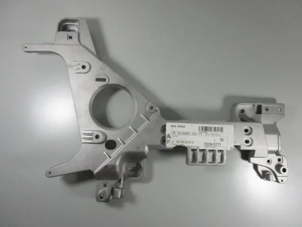 Mercedes-Benz Halter Endstück Vorne Rechts A960885884064 – Actros LKW Längsträger
