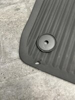 ŠKODA Superb IV Allwetterfußmatten-Set 3P1061500 beschädigt