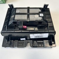 ŠKODA Stau Fach mit integrierter induktiver Handy-Ladestation (Qi) in der Ausführung Cool Brushed Silber 5E1863071Q YP2