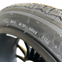Mercedes-Benz AMG 20 Zoll Winter-Komplettrad Vorderachse rechts – 265/40 R20