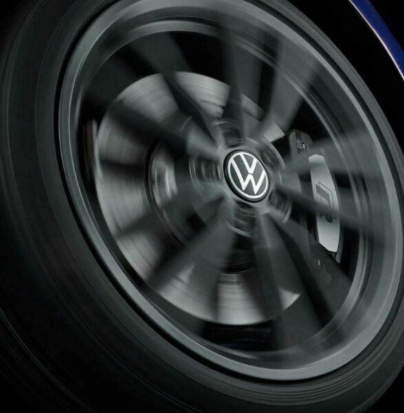 Volkswagen Nabenkappe für LM-Felge mit stehendem Logo im Fahrbetrieb 000071213D